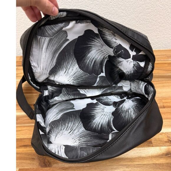 CALIA Gym Bag / Backpack - Picture 2 of 4